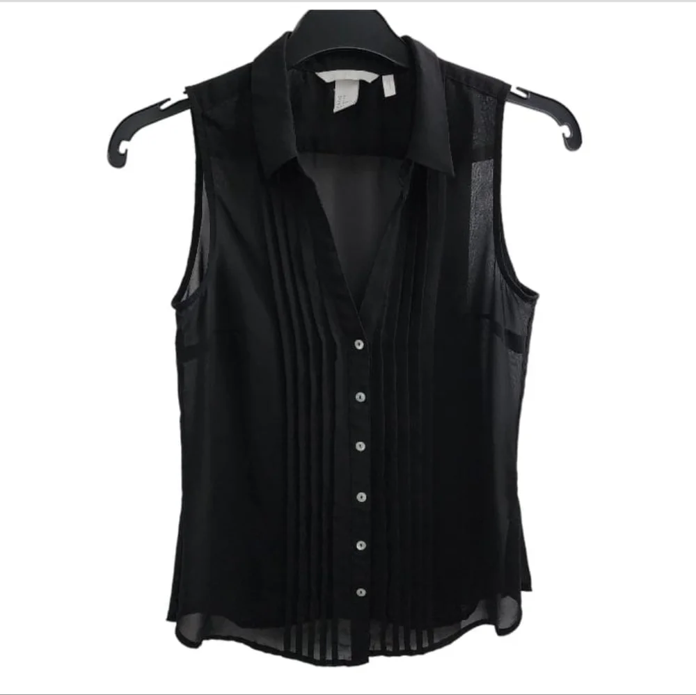 H&M Pleated Sleeveless Sheer Blouse - Black - Chic & Edgy, Size 6 - Picture 6 of 13